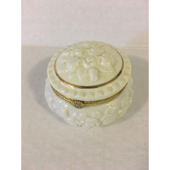 Diaamonique Porcelain Ivory and Gold Trim Jewelry Trinket Box - Picture 1 of 4